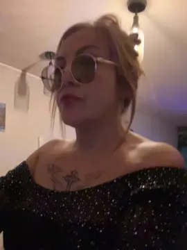 Cam4 Live Sex of charlotte_milf3
