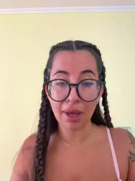 Cam4 Free Live Porn of Isapekha