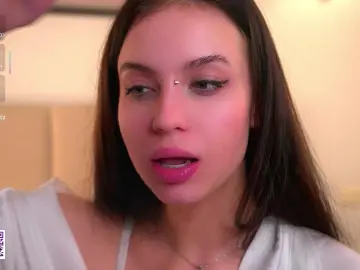 Cam4 Free Live Porn of MaxineDeman