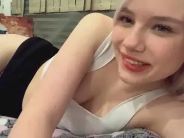 Cam4 Free Live Porn of PLUSHIE_EYES