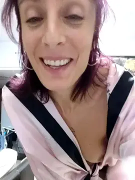 Cam4 Free Live Porn of Caledoniax2