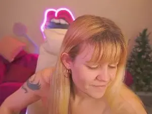 Cam4 Live Sex of BellaLaPetit