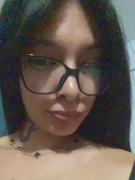 Cam4 Live Sex of latinakira1