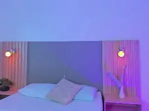 Cam4 Watch Live Sex Cams of emma_fhox