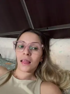 Cam4 Live Sex of mia27nara
