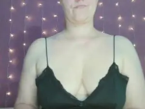 Cam4 Free Live Porn of LisaAlisa