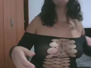 Cam4 Watch Live Sex Cams of elisaroma29