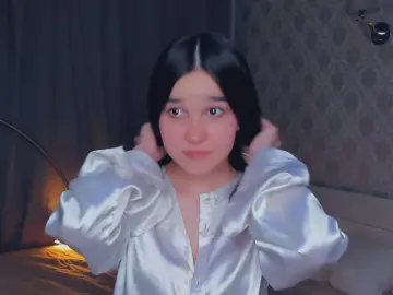 Cam4 Live Porn of GloryAntillon