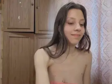 Cam4 Live Porn of RoxannAbes