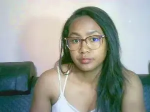 Cam4 Private Sex Chat of Yummy_sitraka