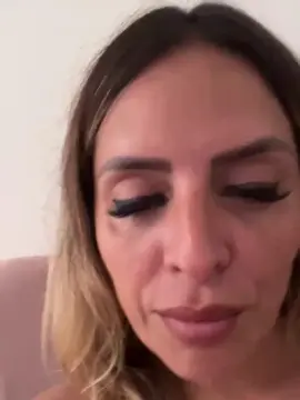 Cam4 Watch Live Sex Cams of melody59