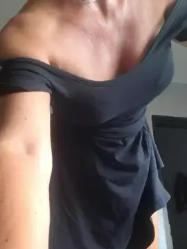 Cam4 Live Porn of luxxe25