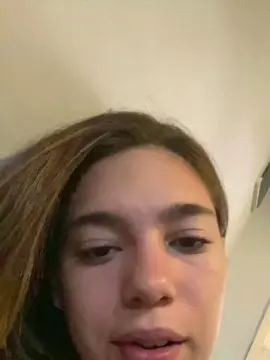 Cam4 Free Live Porn of milagrossuwu