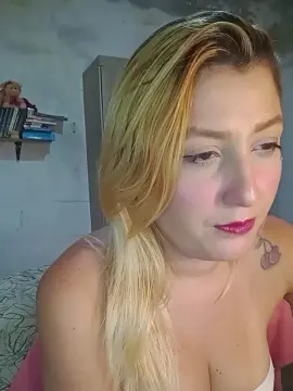 Cam4 Live Sex of Mazie07