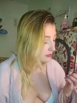 Cam4 Free Live Porn of Mazie07