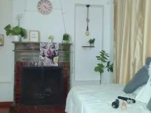 Cam4 Free Live Porn of Emma_hassani