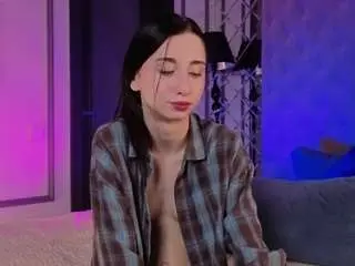 Camsoda Nude Webcam of julianneedgman