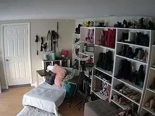 Camsoda Adult Webcams of voyeurcam-missoliviablack-03