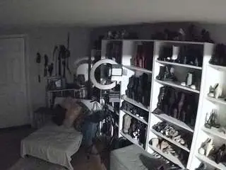 Camsoda Adult Video Chat of voyeurcam-missoliviablack-03