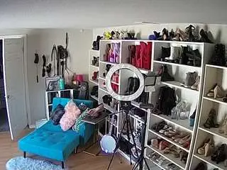 Camsoda Nude Webcam of voyeurcam-missoliviablack-03