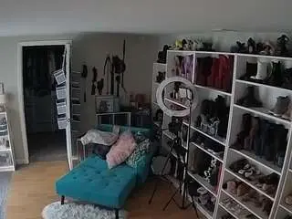 Camsoda Free Porn Cam of voyeurcam-missoliviablack-03