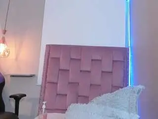 Camsoda Adult Video Chat of roxy-stone1