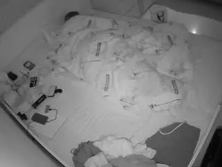 Camsoda Live Sex of voyeurcam-julmodels-greybed-1