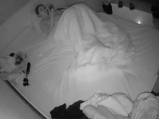 Camsoda Live Sex Cam of voyeurcam-julmodels-greybed-1