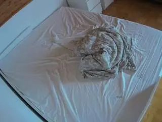 Camsoda Sex Chat of voyeurcam-julmodels-greybed-1