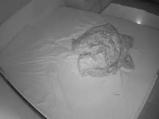 Camsoda Private Sex Chat of voyeurcam-julmodels-greybed-1