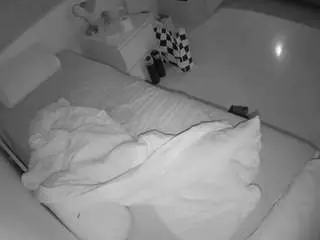Camsoda Live Sex of voyeurcam-julmodels-greybed-1