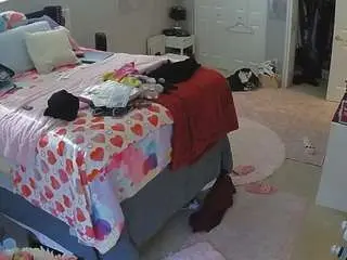 Camsoda Live Sex Cam of voyeurcam-house-charleys-room