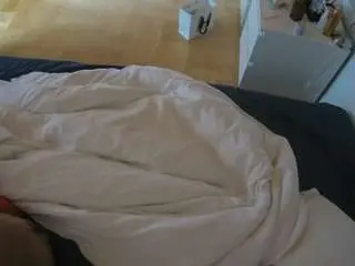 Camsoda Live Sex Cam of voyeurcam-julmodels-greybed-2