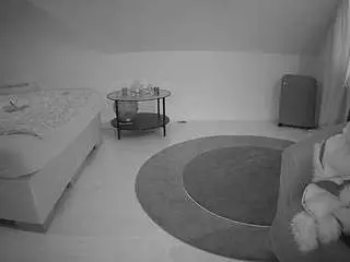 Camsoda Live Sex Cam of voyeurcam-julmodels-whitebed-6