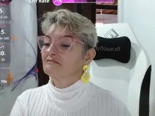 Camsoda Watch Live Sex Cams of bety-cum2