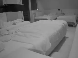 Camsoda Free Porn Cam of voyeurcam-julmodels-bed-2