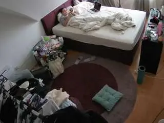 Camsoda Free Live Porn of voyeurcam-julmodels-whitebed-1