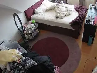 Camsoda Best Webcam of voyeurcam-julmodels-whitebed-1