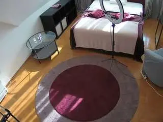 Camsoda Live Porn of voyeurcam-julmodels-whitebed-1
