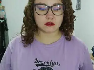 Camsoda Live Sex of curly-greeneyed
