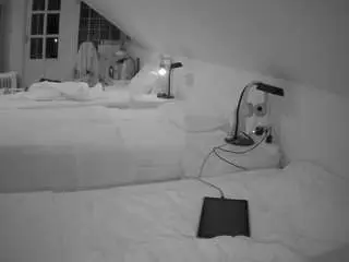 Camsoda Nude Webcam of voyeurcam-julmodels-bed-3