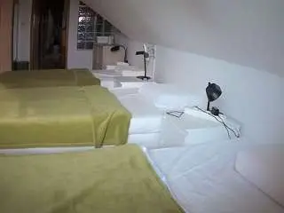 Camsoda Nude Webcam of voyeurcam-julmodels-bed-3