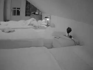 Camsoda Private Sex Chat of voyeurcam-julmodels-bed-3