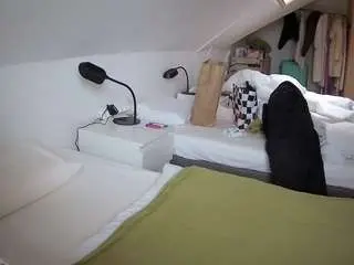 Camsoda Free Porn Cam of voyeurcam-julmodels-bed-4