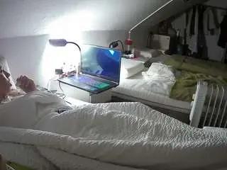 Camsoda Watch Live Sex Cams of voyeurcam-julmodels-bed-4