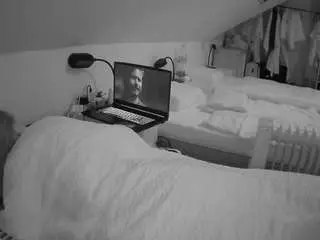 Camsoda Adult Video Chat of voyeurcam-julmodels-bed-4