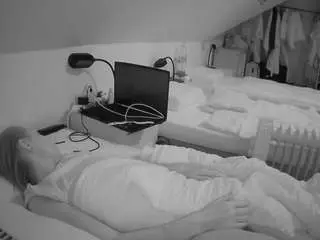 Camsoda Live Porn of voyeurcam-julmodels-bed-4