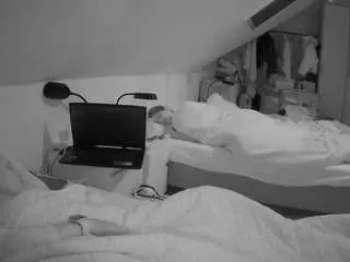 Camsoda Live Sex Cam of voyeurcam-julmodels-bed-4