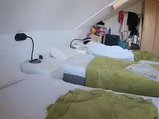 Camsoda Best Webcam of voyeurcam-julmodels-bed-4