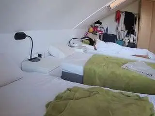Camsoda Live Sex of voyeurcam-julmodels-bed-4
